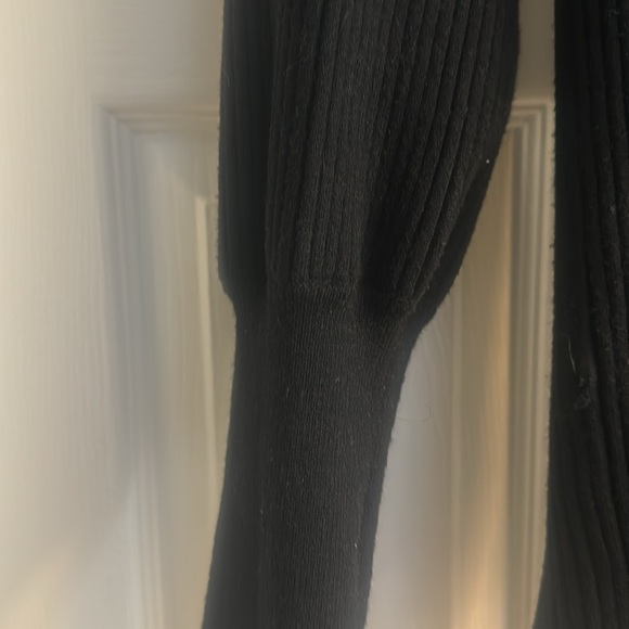 Beautiful black top from express nwt - Picture 2 of 3